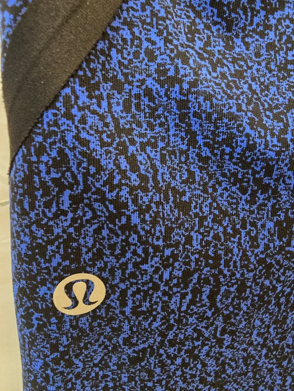 {8} Lululemon On Track Tight Circuit Cerulean Black Blue